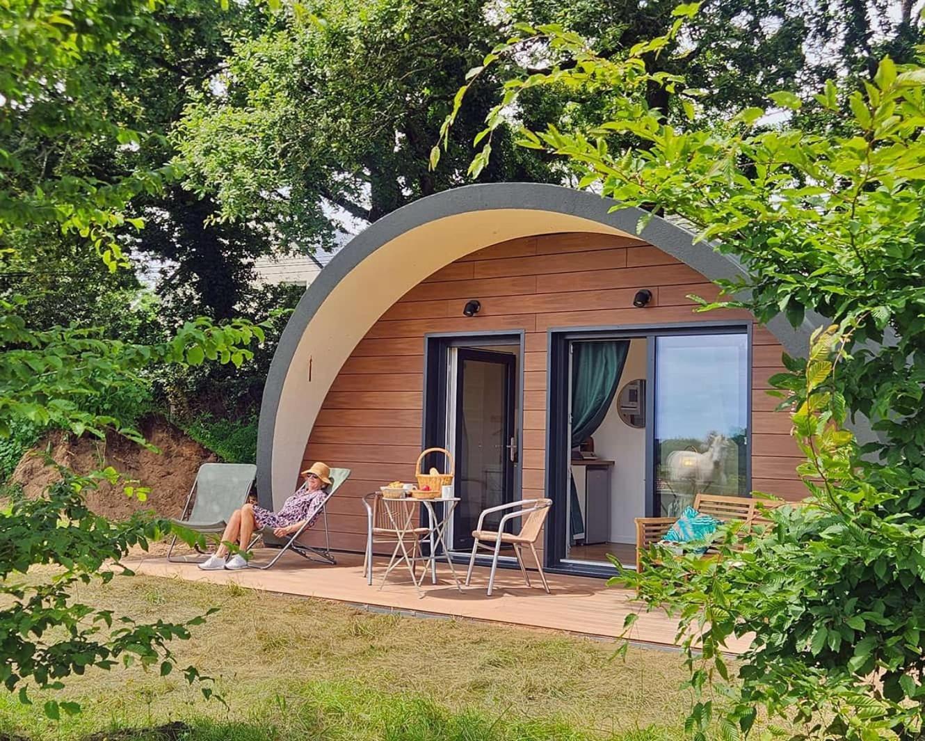 Gites & Tiny Houses Les Hauts De Toulvern Baden Bilik gambar