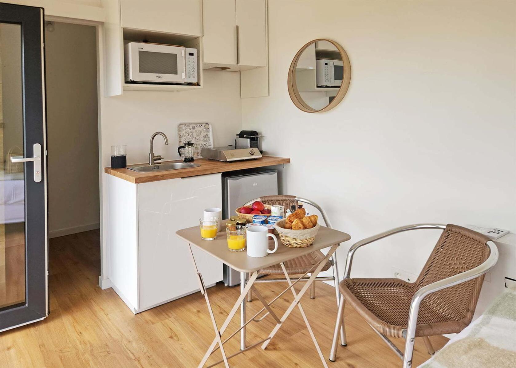 Gites & Tiny Houses Les Hauts De Toulvern Baden Bilik gambar